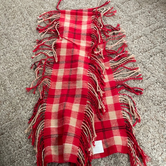 Scarf - Picture 1 of 3